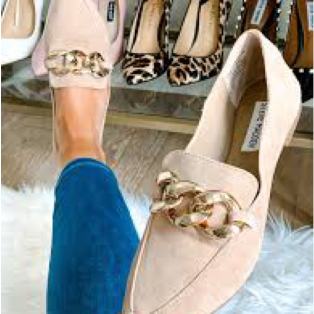 Steve Madden Tan Suede Pointed Toe Loafers with Gold Chain Detail - Picture 7 of 7